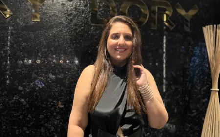 Munisha Khatwani and Kashmera Shah spotted at Hunky Dory having a good time