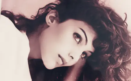 Somy Ali shares a throwback from Yaar Gaddar, calls her co-actors 'extremely decent gentlemen'