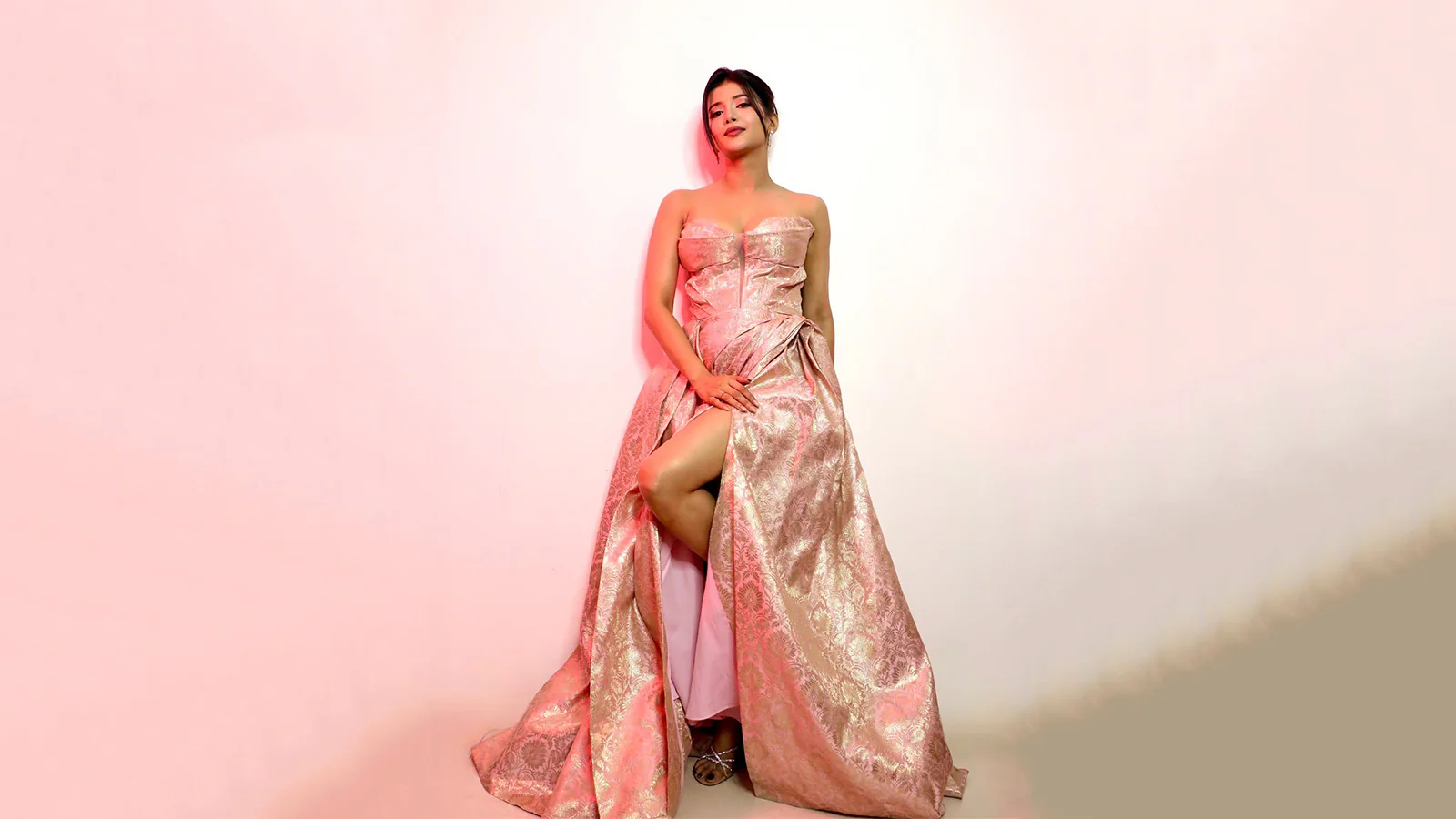 Samridhii Shukla Shines Bright in Golden-Pink Gown, Steals the Red Carpet Spotlight
