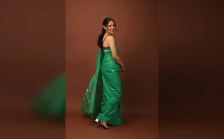 Malvi Malhotra’s Poetry Book ‘Alfaaz Sitaaron Jaise’ Sells Over 3000 Copies, Inspired By Javed Akhtar